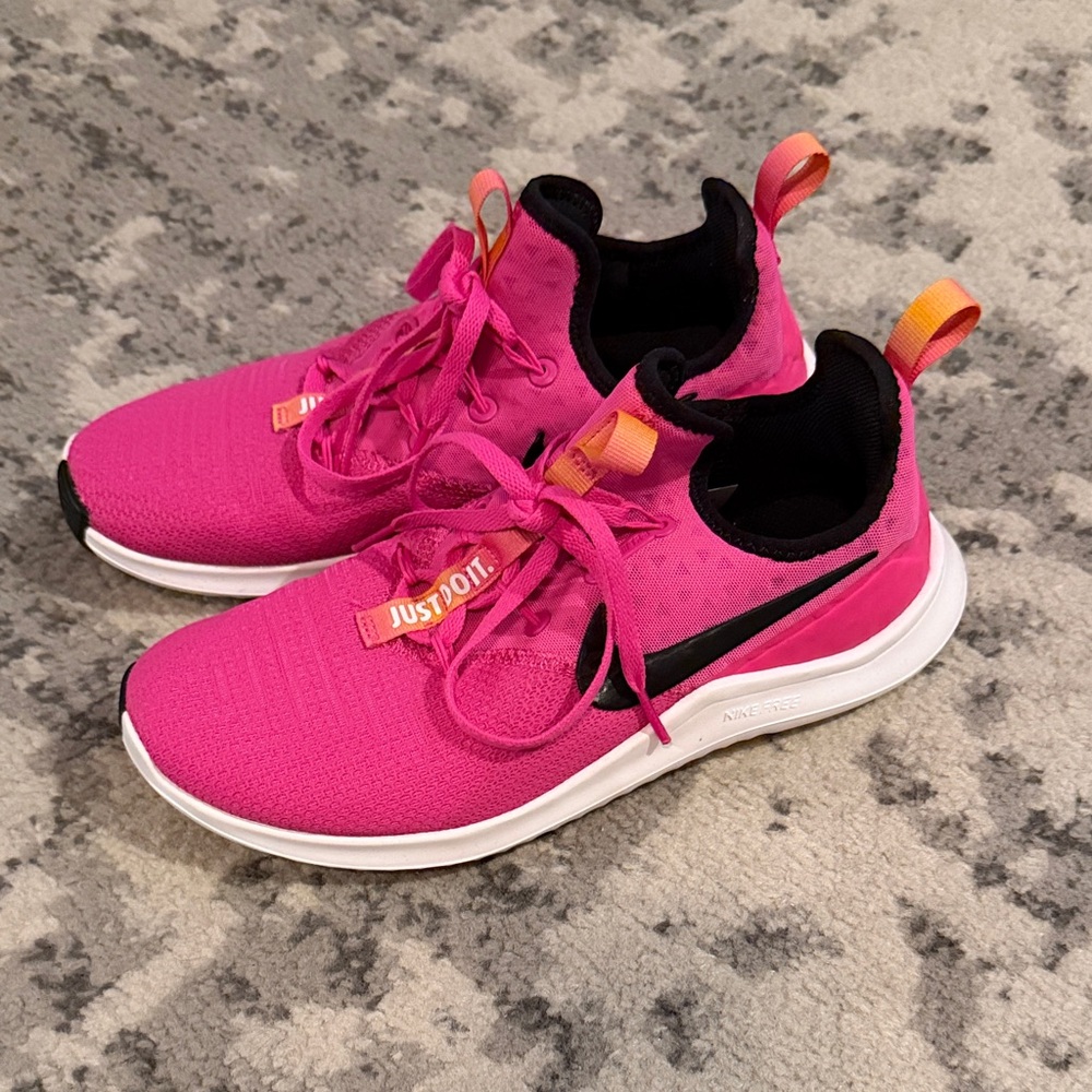 Nike Fuchsia and Black Running Shoes Size 7